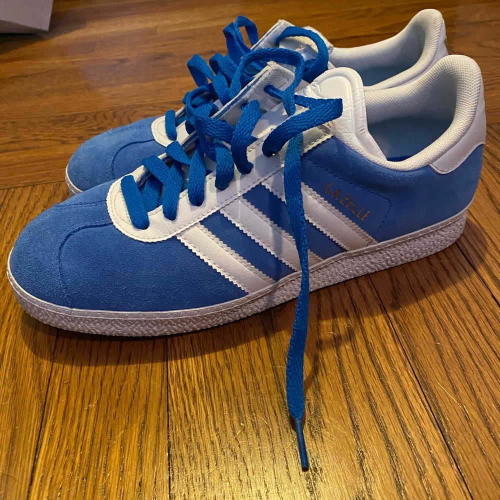 Adidas Originals Gazelle Sneaker in blue suede